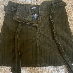 Olive green ribbed suede skirt with belt